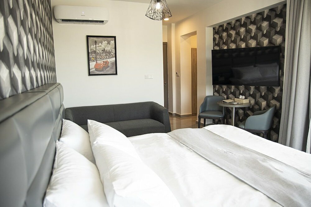 Фото Jimmy's Suites