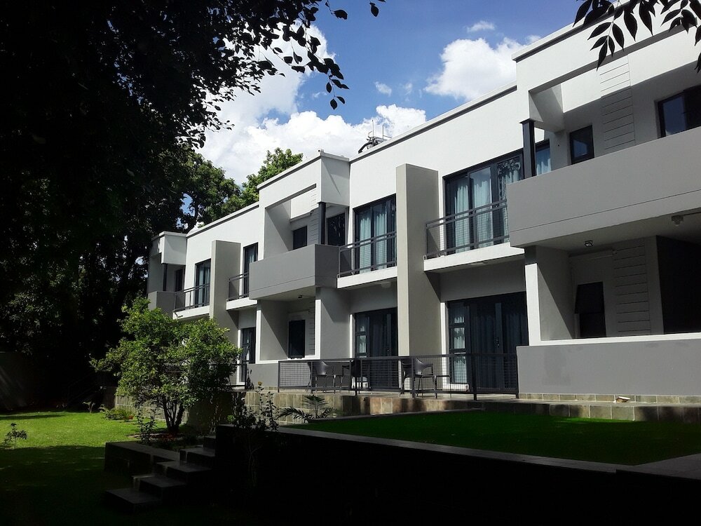 Фото La Orchard Hotel