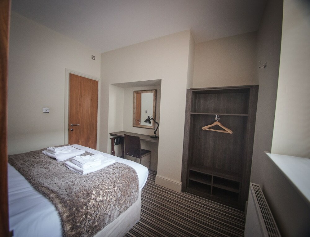 Фото 50 Bootham Crescent