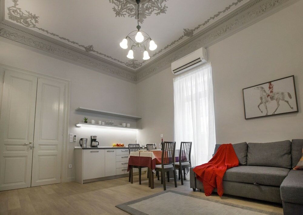 Фото Sophisticated Apartment in Syntagma by Ghh