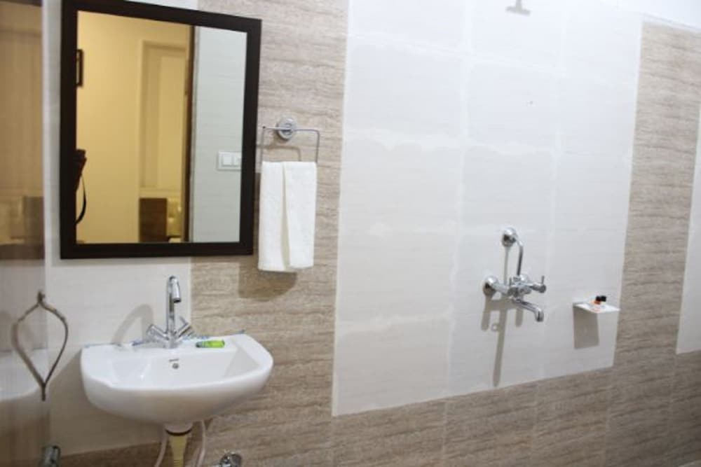 Фото Hari Priya Resort by Ankur Garden