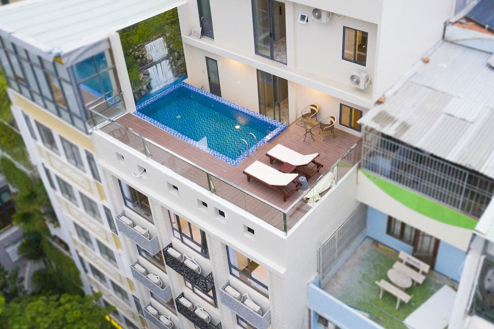 Фото Golden Lotus Central Hotel