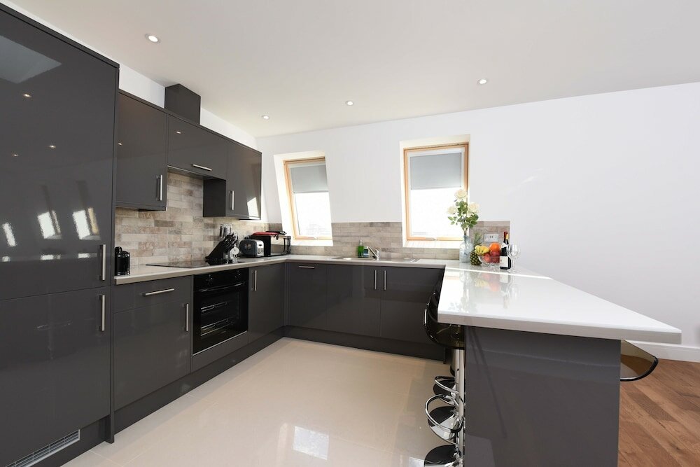 Фото Modern & Spacious 2 Bed Apartment at Clapham Junction