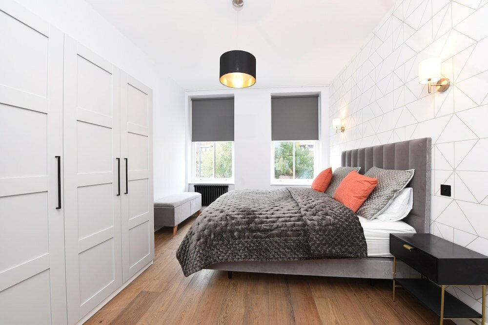 Фото Stylish & Spacious Deluxe Apartments near Victoria Station