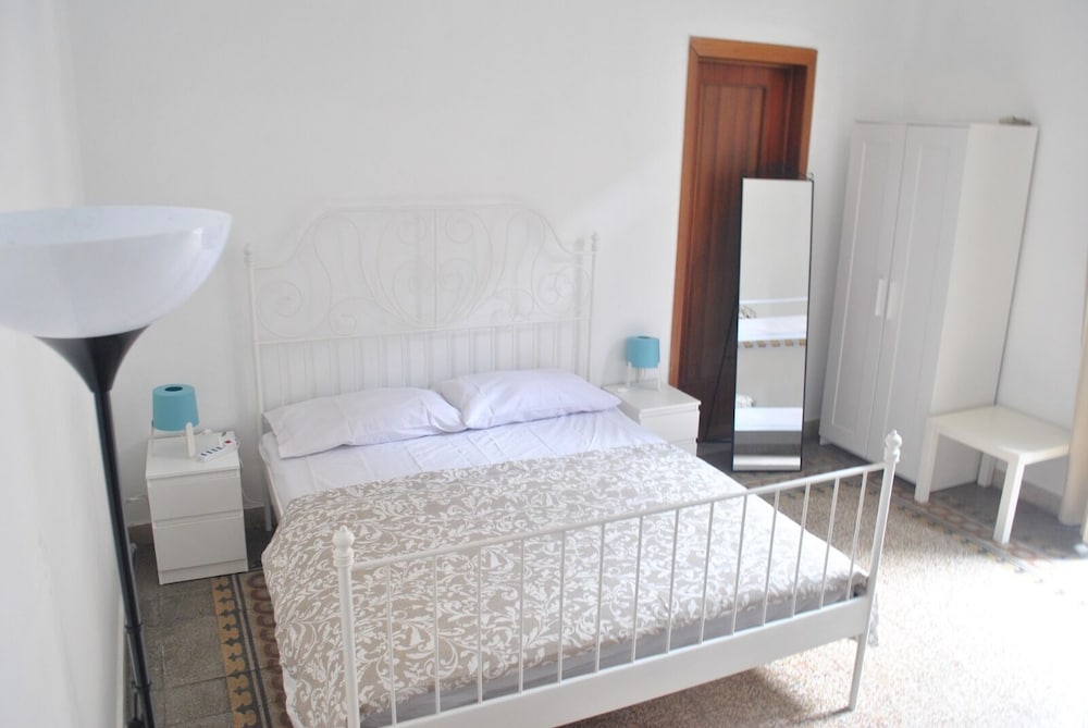 Фото Sunrise Hostel & Rooms