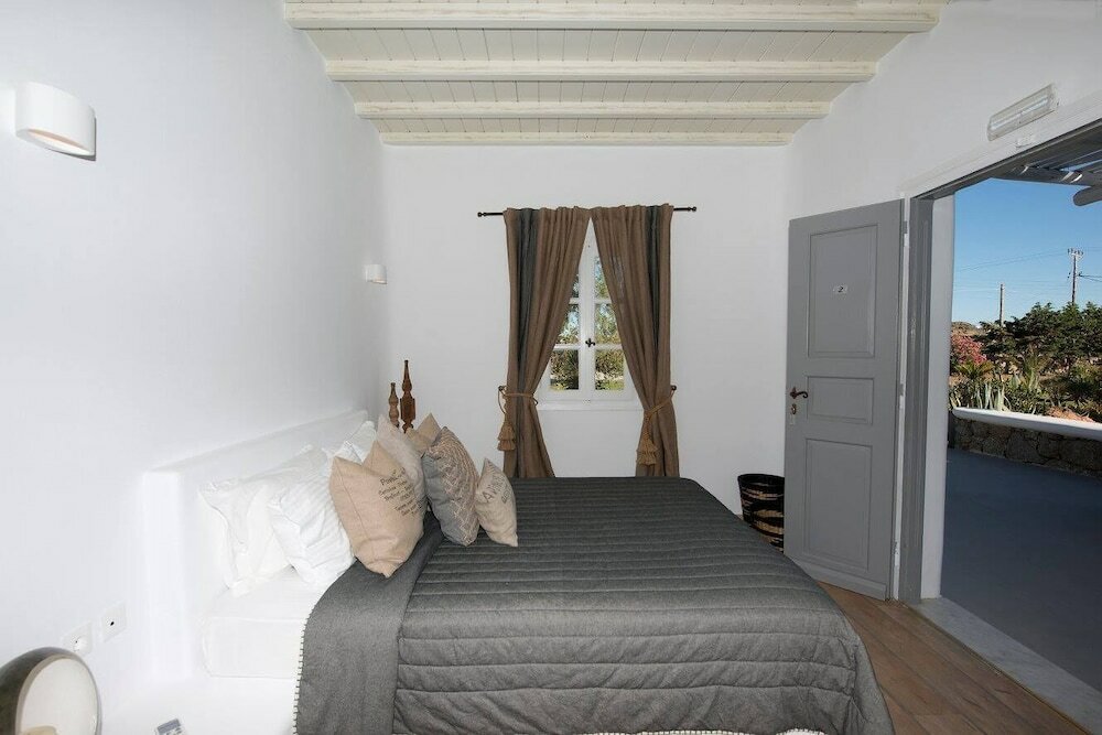 Фото Mykonian Studios