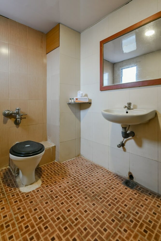 Фото Hotel Roopa