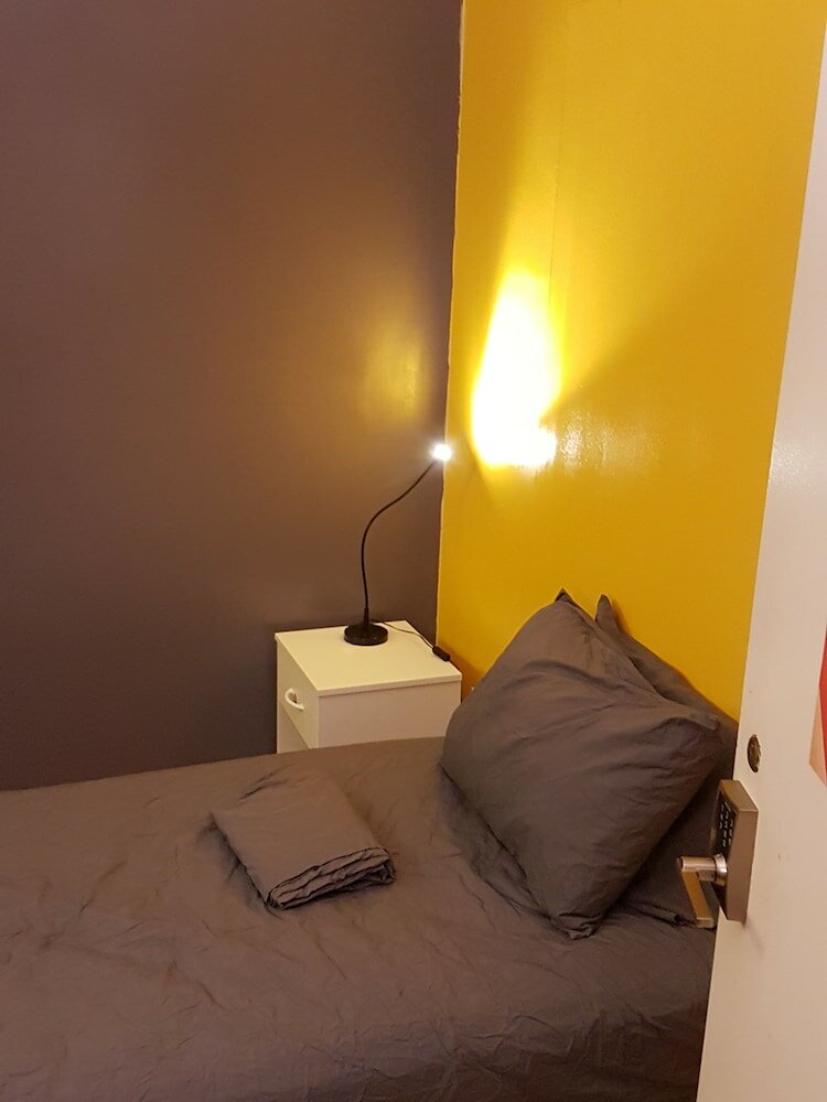 Фото Pied-A-Terre Mont-Royal - Hostel