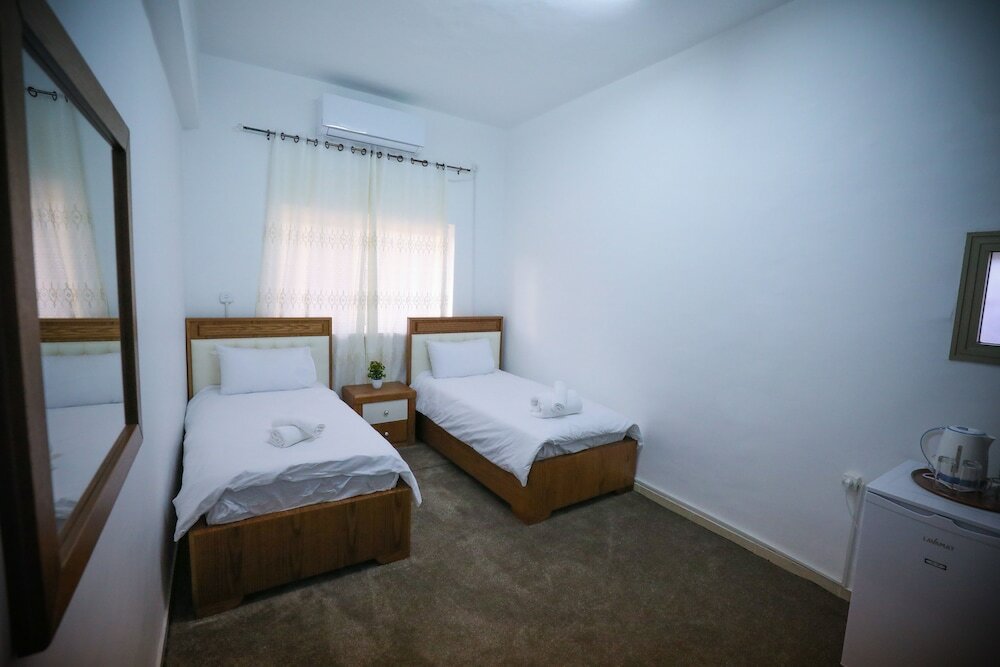 Фото Damascus Gate Rooms Motel