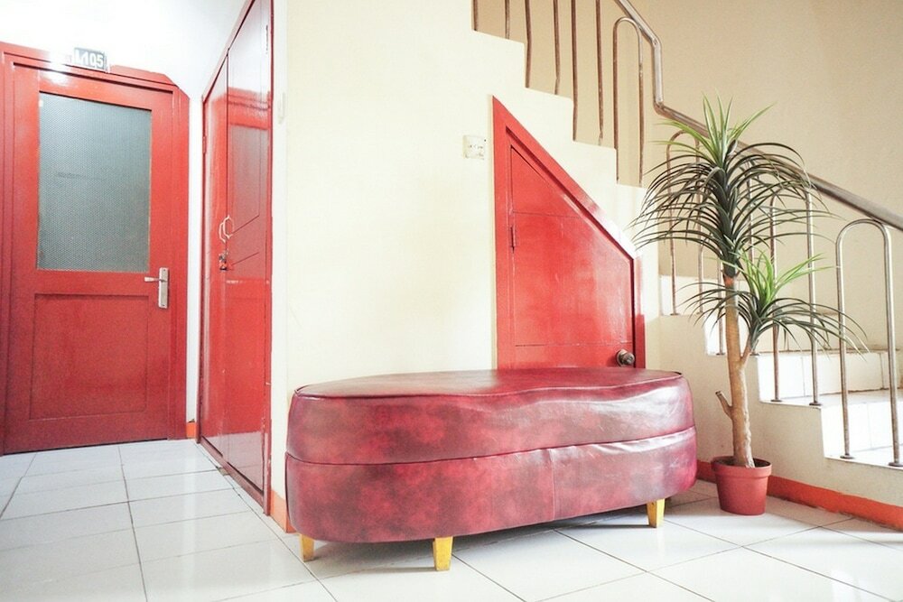 Фото RedDoorz near Palembang Square Mall 2