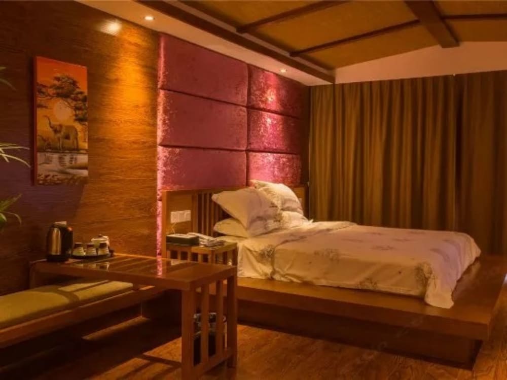 Фото Bluesky Hotel & Resort