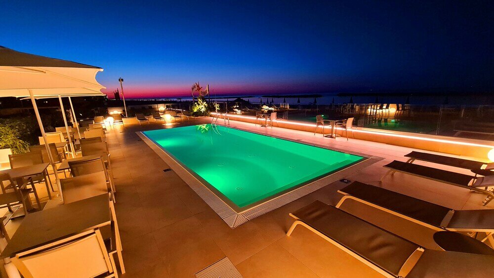 Фото You & Me Beach Hotel