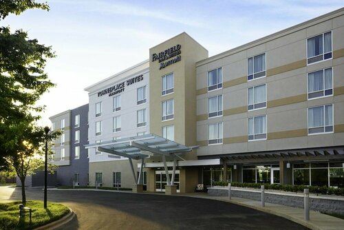 Гостиница Fairfield Inn & Suites by Marriott Louisville Northeast