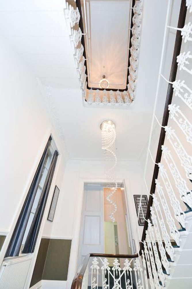 Фото The Dome Hyde Park