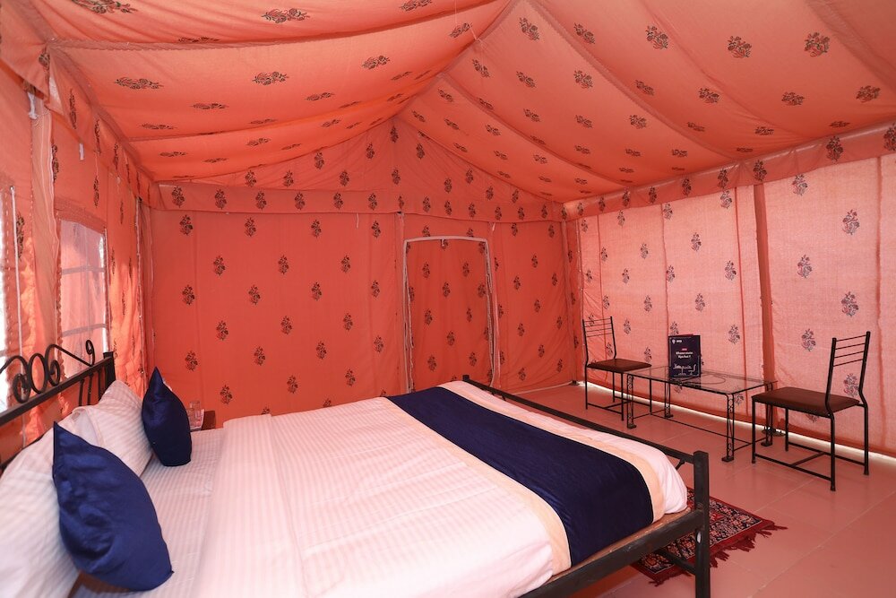 Фото Oyo 10081 Tent Desert Banjara Resort