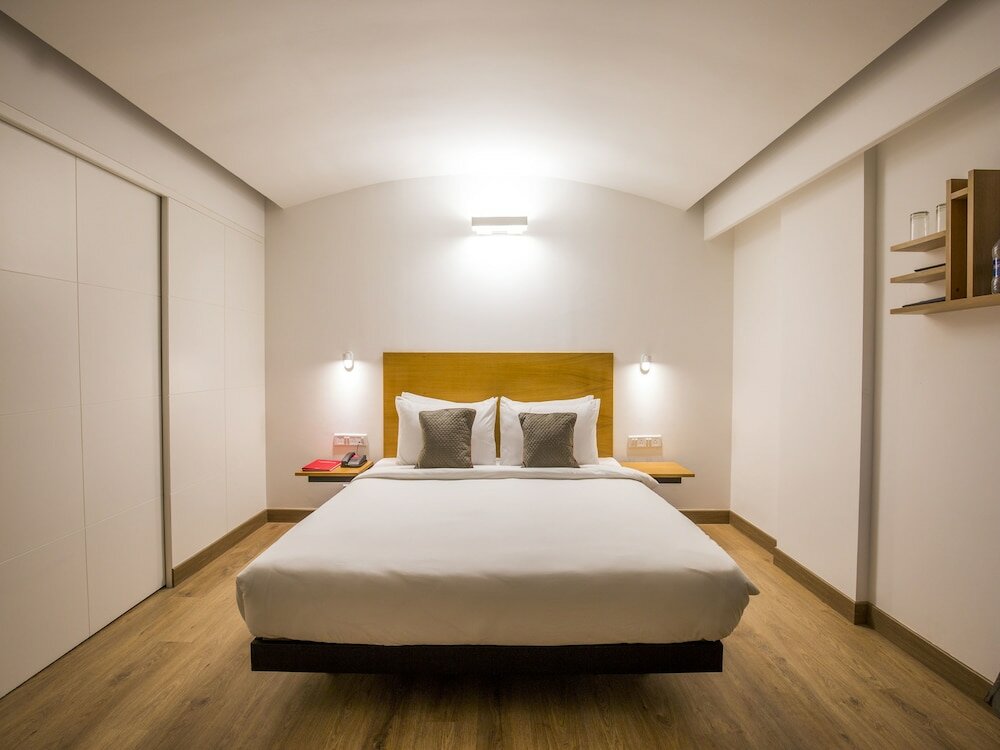 Фото Oyo Townhouse 022 Koregaon Park Pune