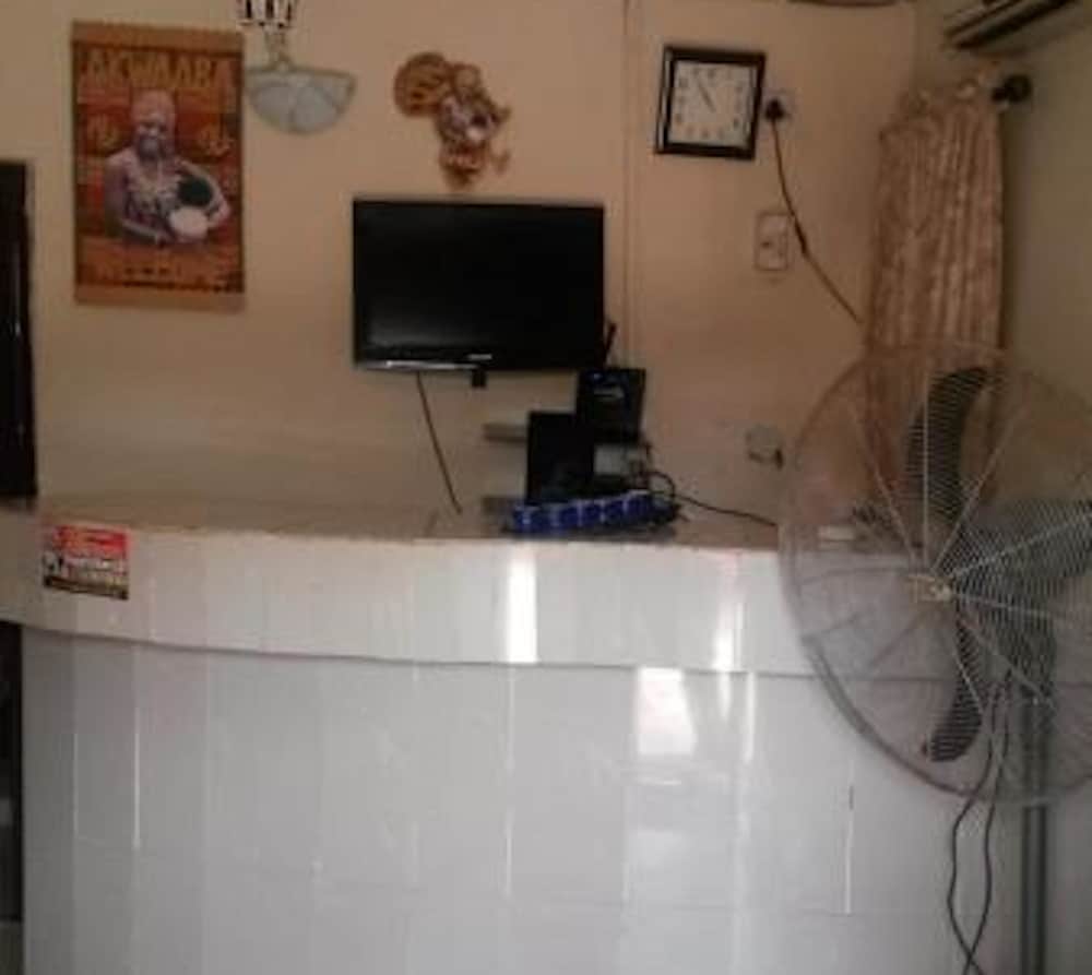 Фото Kings Crown Hotel