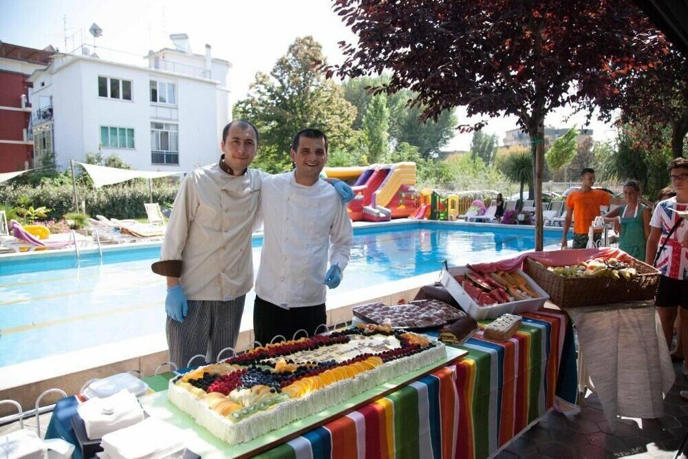 Фото Hotel Lotus