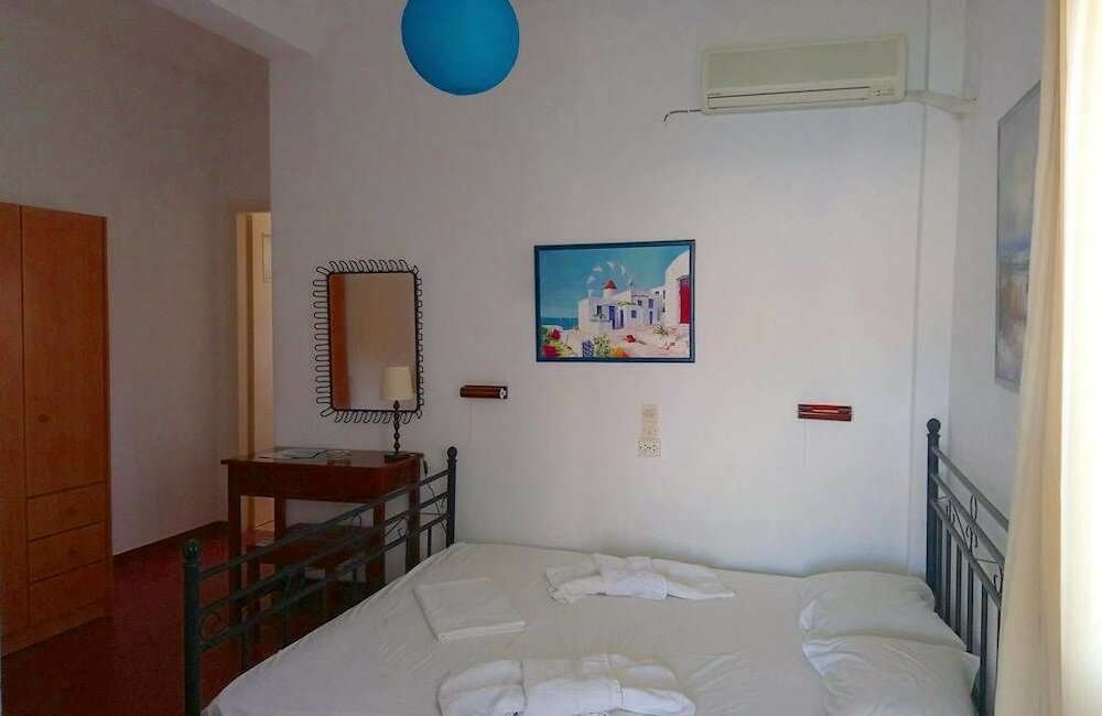 Фото Captain Menegos Studios