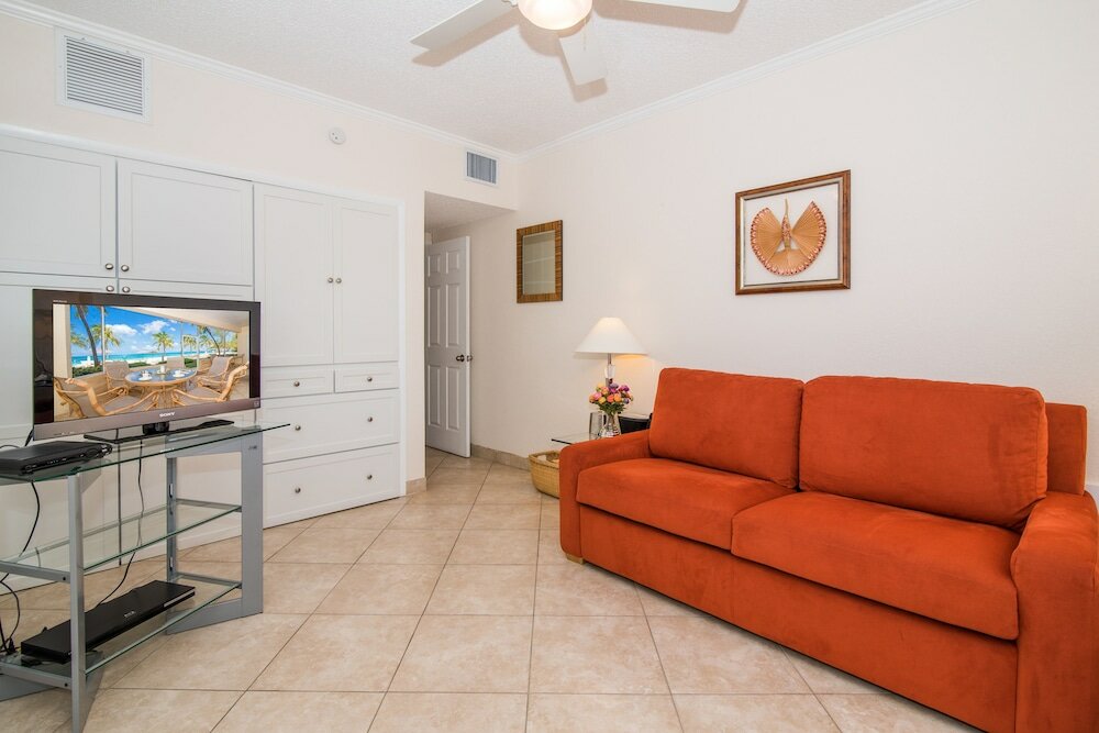 Фото The Colonial Club, Oceanfront Condos