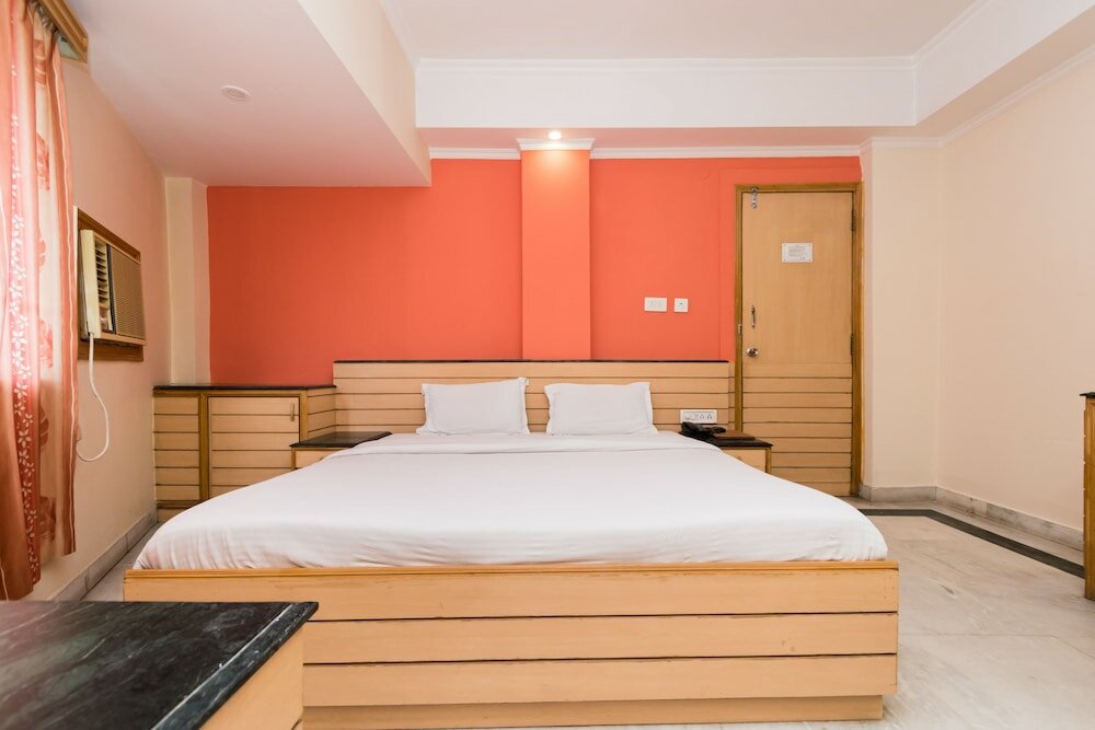 Фото Oyo 9182 Kings Crown Hotel