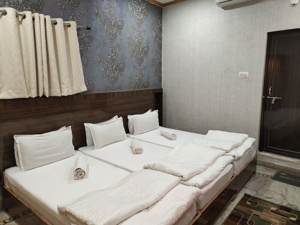 Фото Hotel Shivratri Guest House
