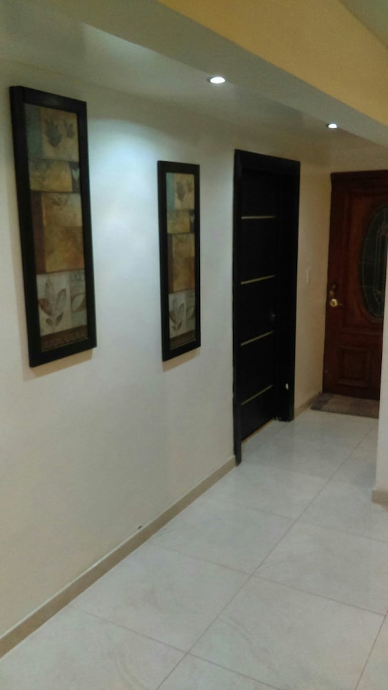 Фото Hyatt Place Chantilly Dulles Airport-South