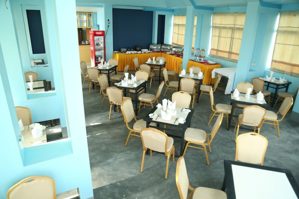 Фото Hotel Shwe Pyi Tan