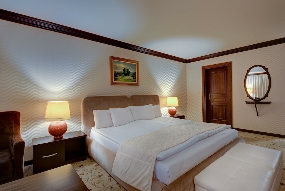 Фото Shiroka Laka Hotel