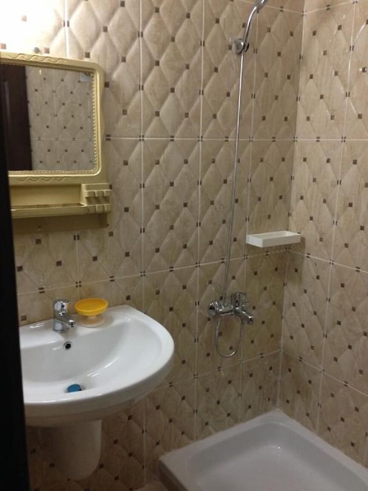 Фото Ikhwa studio apartments -Female guests only-