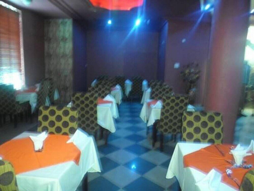 Фото De Heavens Royale Hotel & Towers