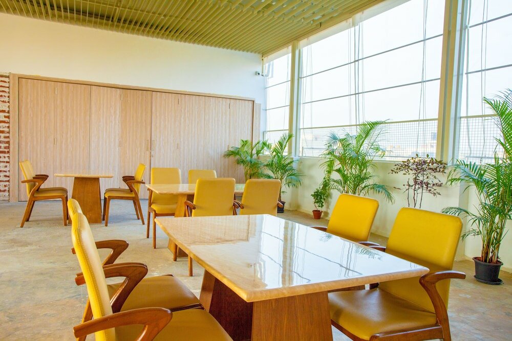 Фото Parkwood Suites