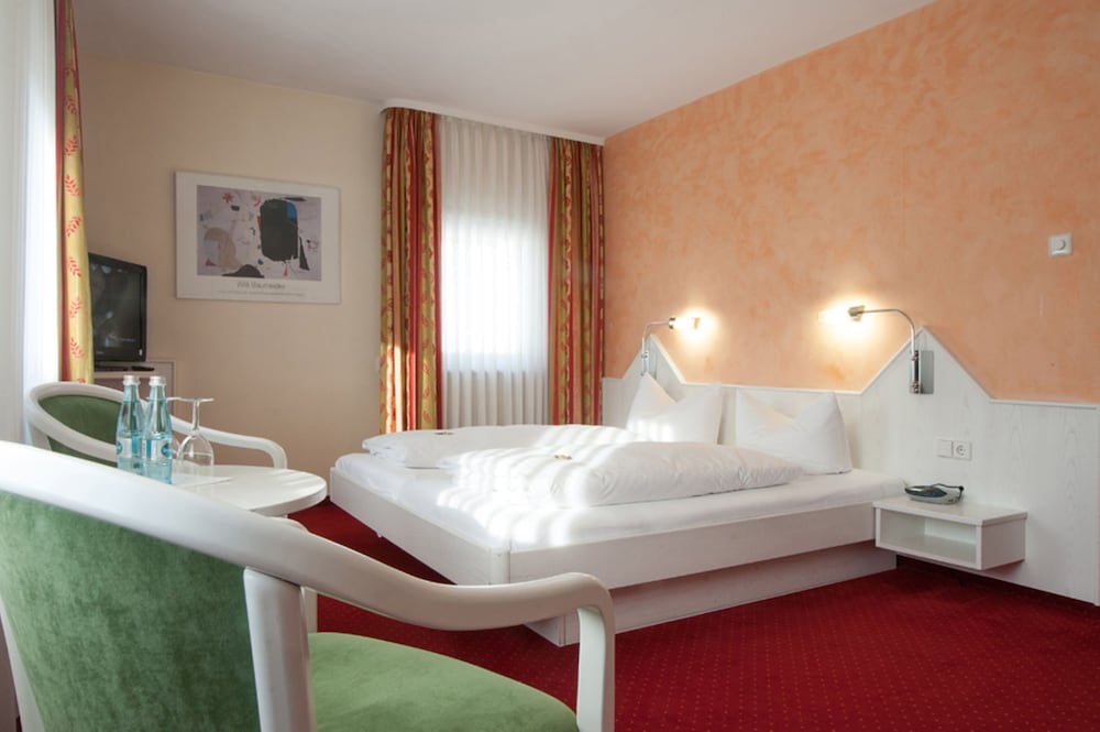 Фото Hotel - Restaurant Hirsch