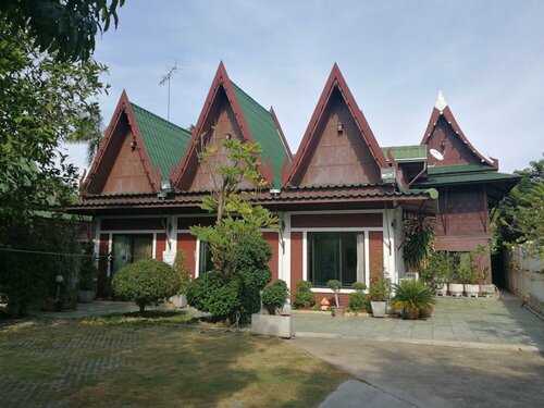 Гостиница Kumkhumsriwangchai Amphawa в Самутсонгкхраме