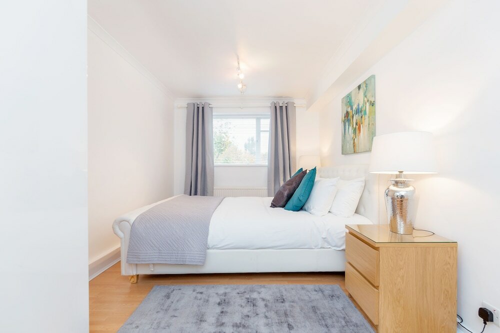 Фото Holland Park Heights by BaseToGo