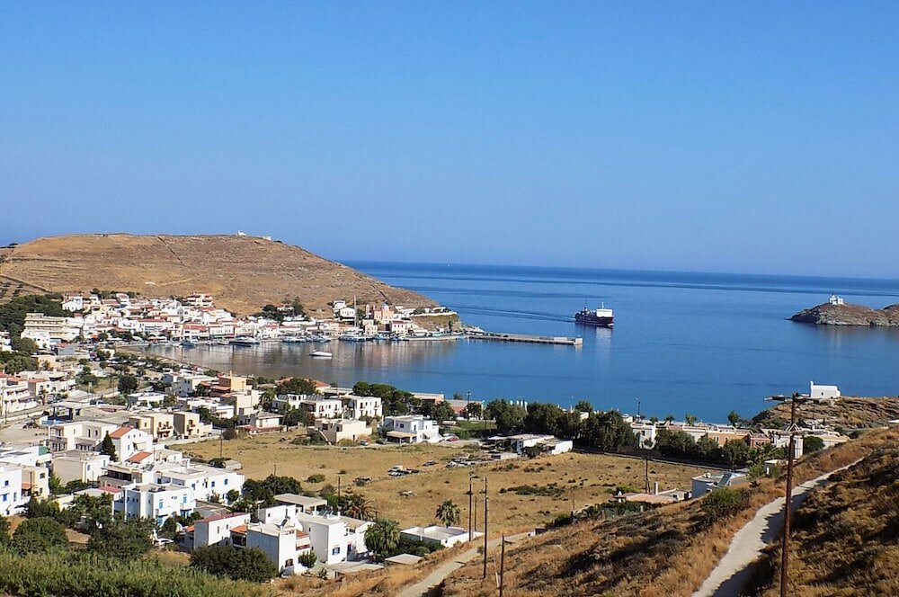 Фото Vourkari Village