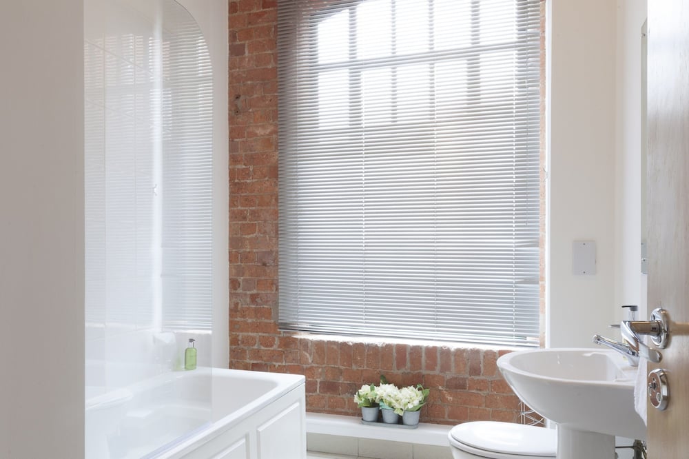 Фото Raleigh Square Apartments