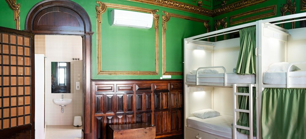 Фото Sant Jordi Hostels Lisbon