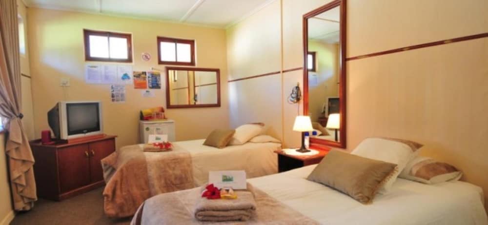 Фото Oasis Country Lodge