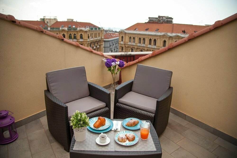 Hotel Caesar b&b Napoli, Naples, photo
