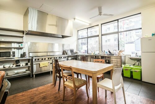 Гостиница Downtown Backpackers Hostel в Перте