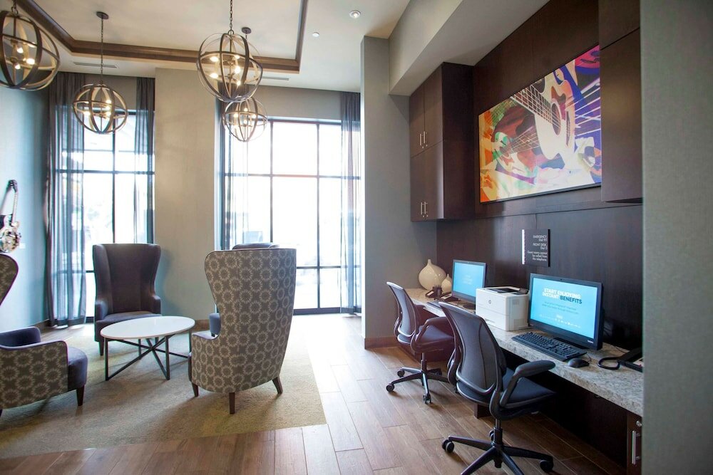 Фото Hampton Inn & Suites Downtown St. Paul