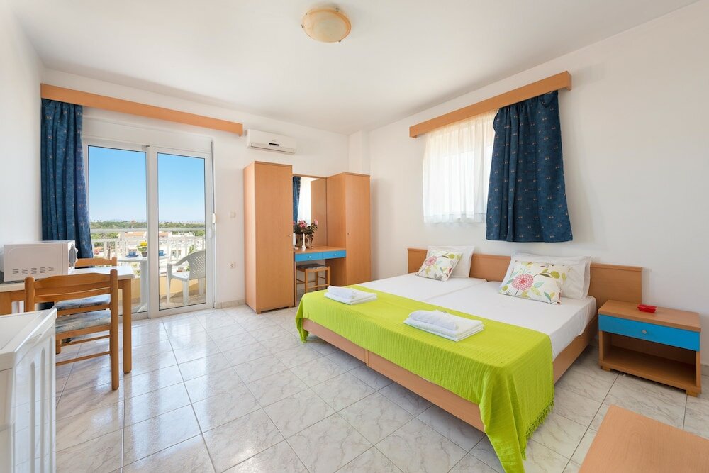 Фото Yiannis Apartments