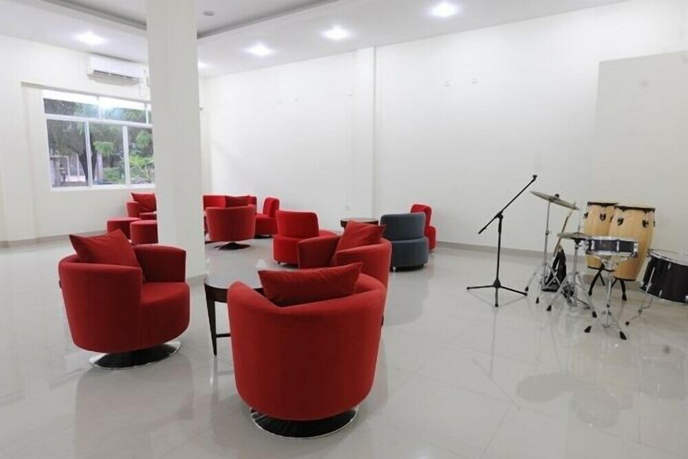 Фото Hotel Ritz Waku-Kungo