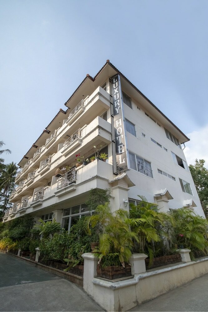 Фото Oyo 835 Koh Chang Luxury Hotel