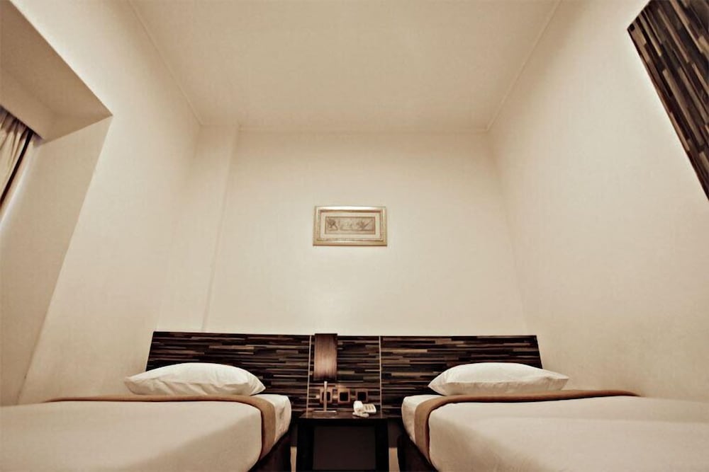 Фото № 2 Hotel Gunung Sahari