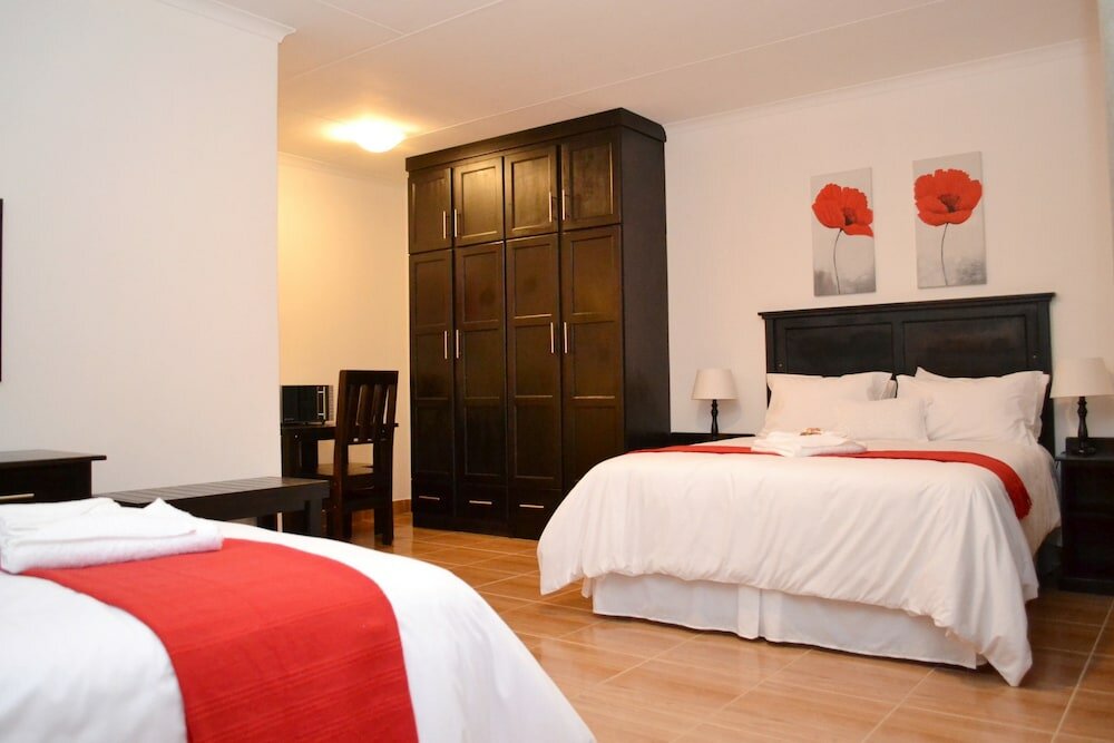 Фото B at Home Guesthouse Piet Retief