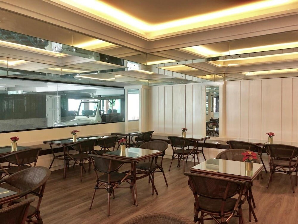 Фото Romance Hotel Sukhumvit 97