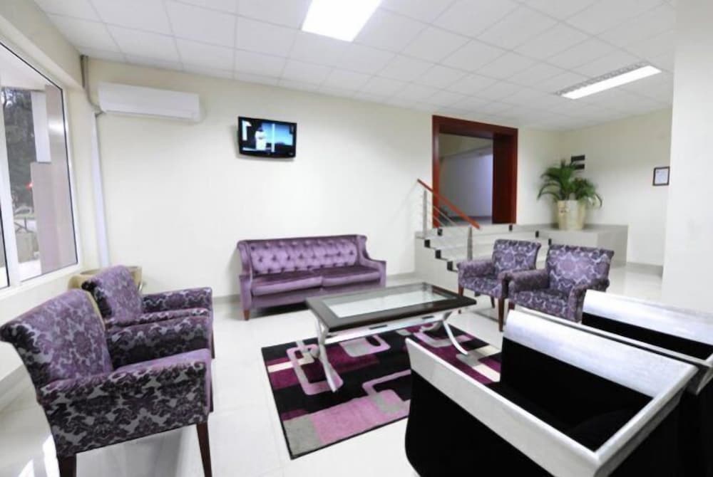 Фото Hotel Ritz Waku-Kungo