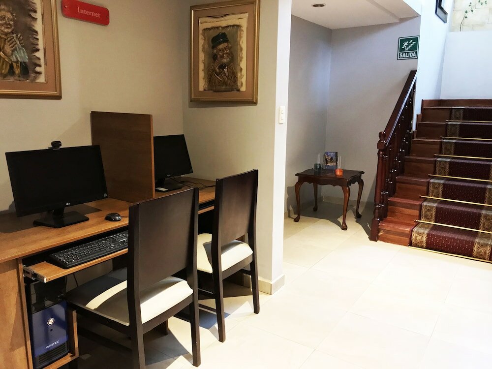 Фото Hotel Santiago de Compostella Suites